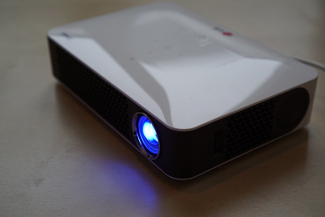 Portable Wireless Projector: The Perfect Projection Device with Wi-Fi Connectivity